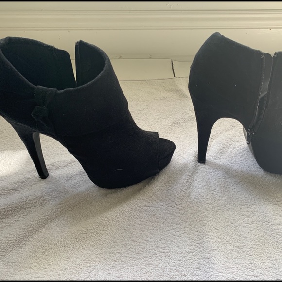 Paprika Incredibly stylish Ankle heels -- dazzling - Picture 2 of 7